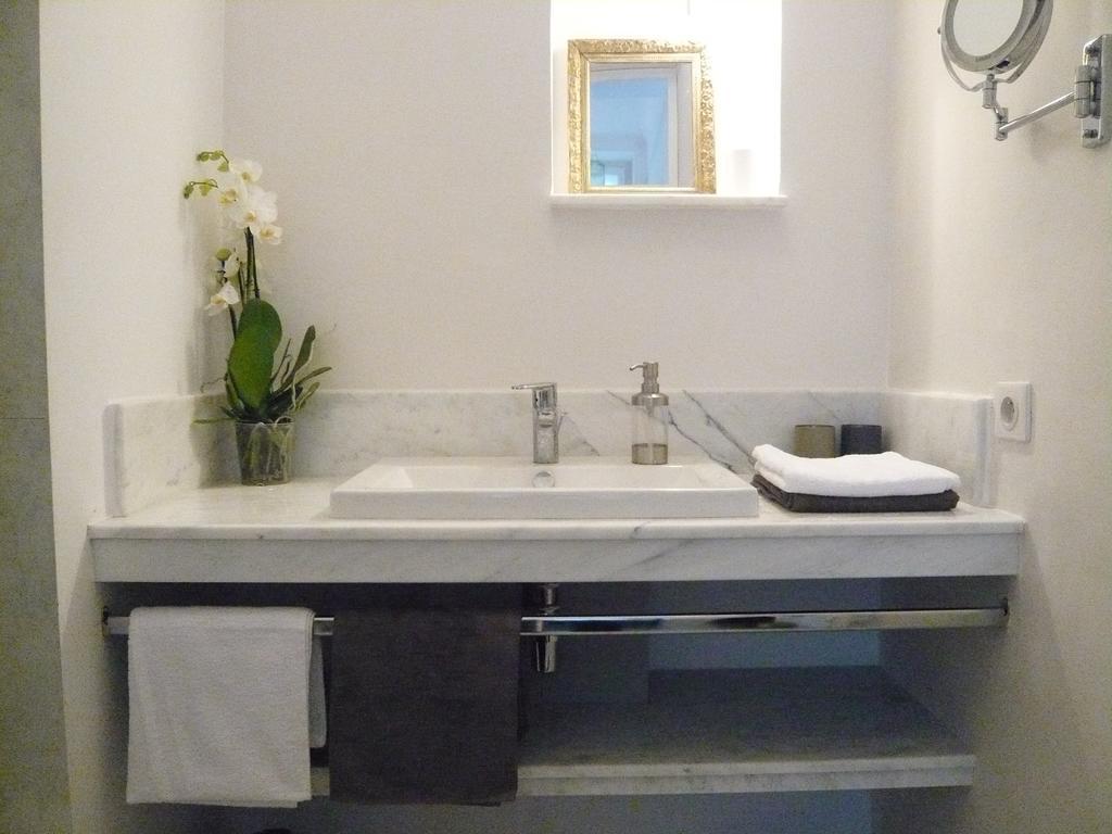 Augusta Apartment คลูจ-นาโปกา ภายนอก รูปภาพ