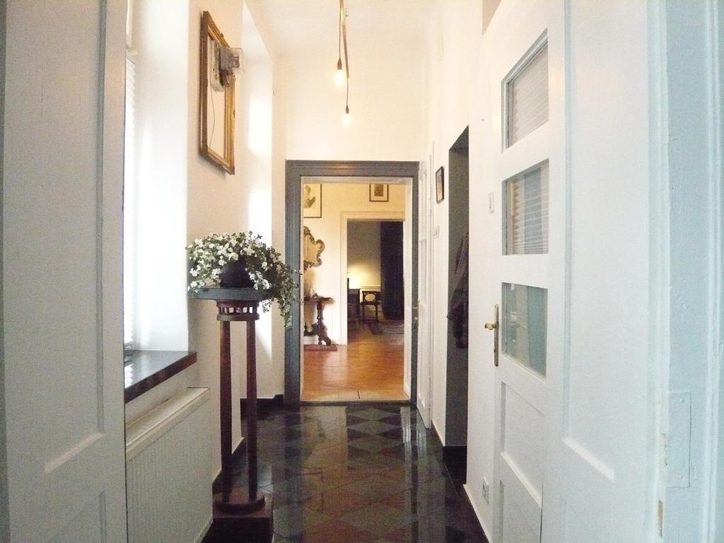 Augusta Apartment คลูจ-นาโปกา ภายนอก รูปภาพ